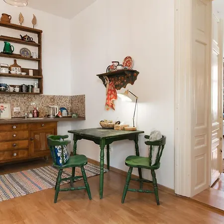 Center Art Deco Apartment Brasov
